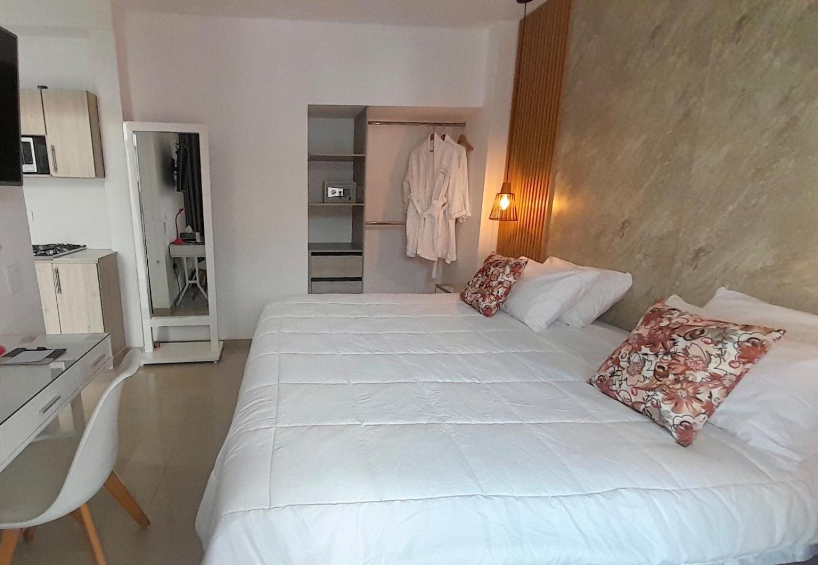 קאלי On Apartasuites מראה חיצוני תמונה
