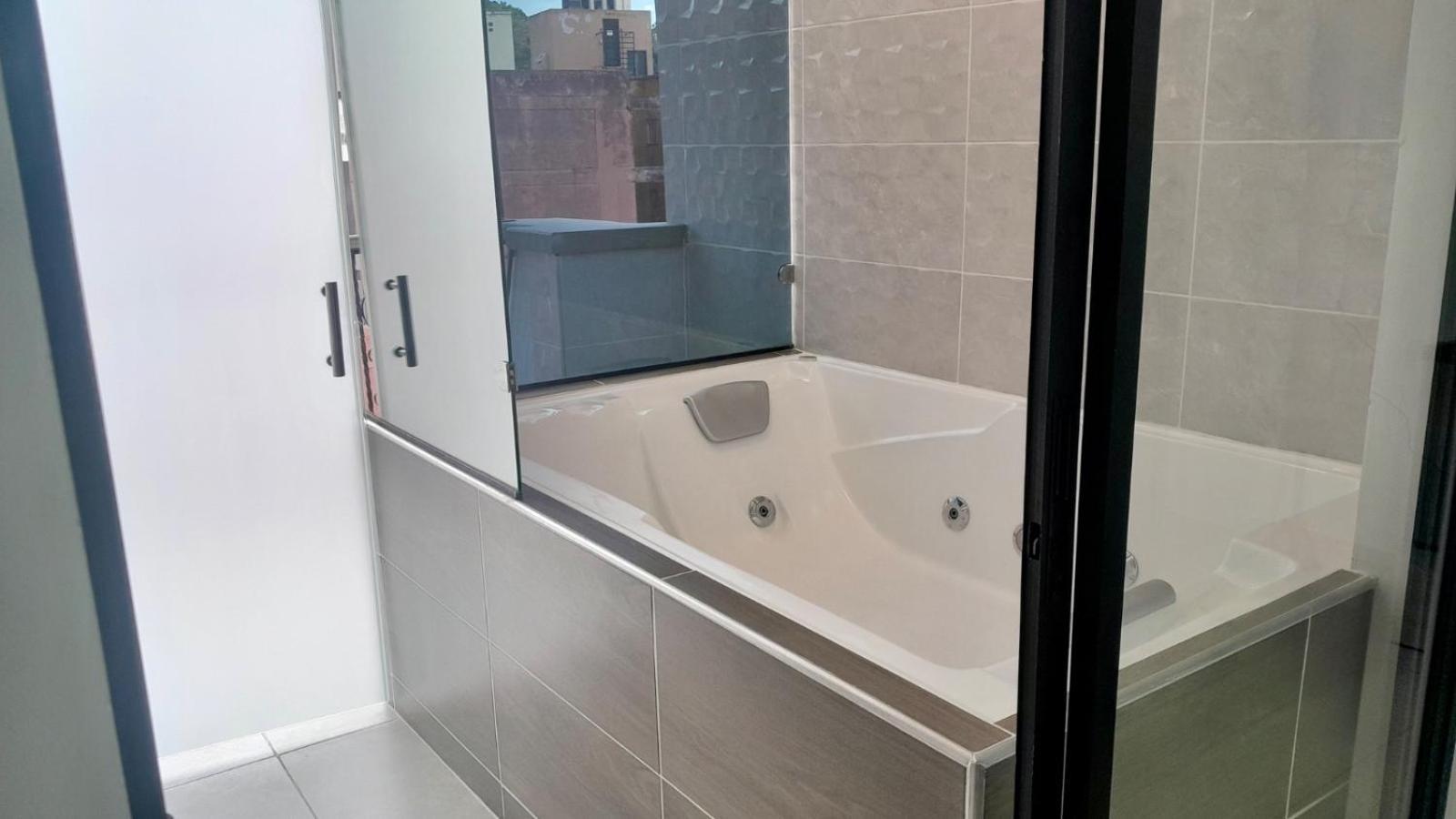 קאלי On Apartasuites מראה חיצוני תמונה